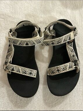Teva Sandals, Size 8, Color White, Black, Good Condition.